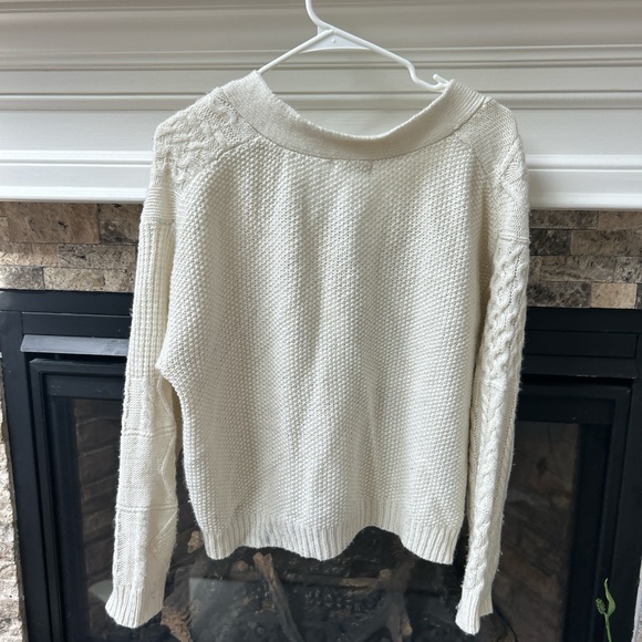 Elegant Ivory Cable Knit Cardigan - Picture 3 of 5